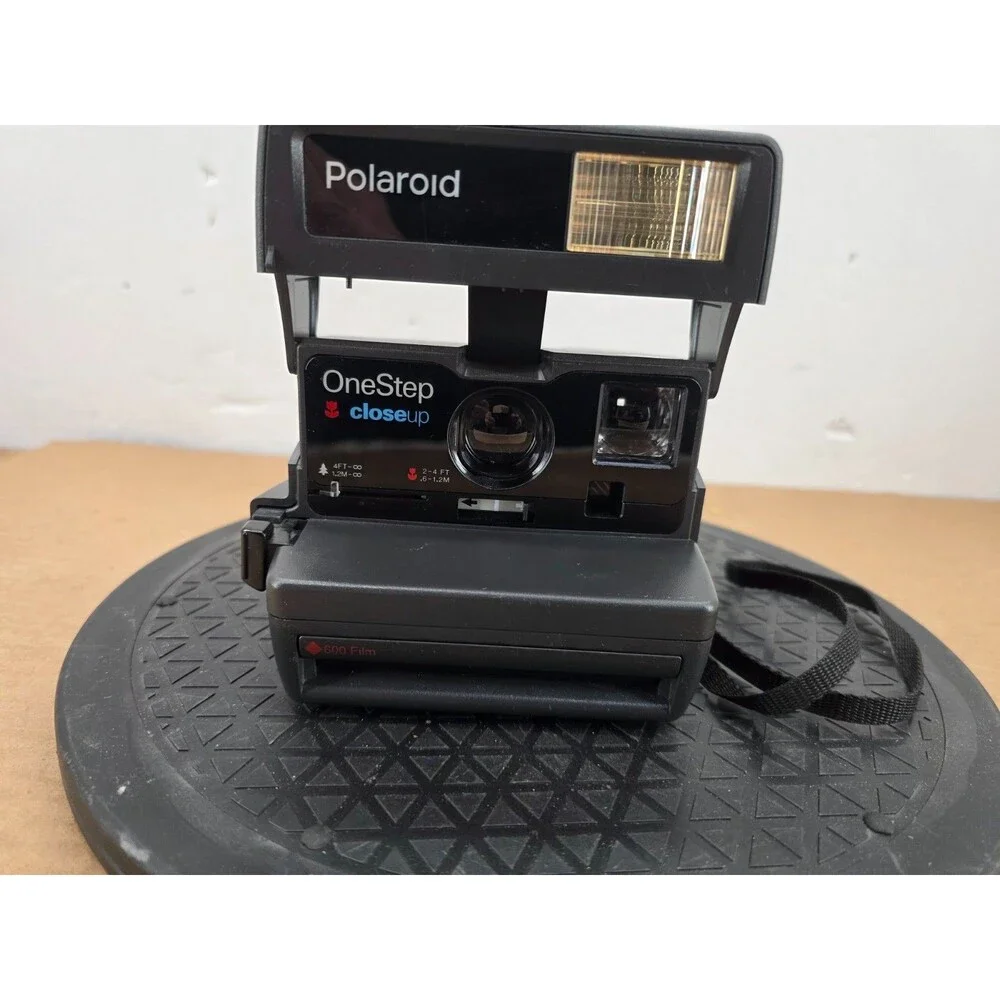 Vintage Polaroid One Step Close Up 600 Film Instant Camera with Strap